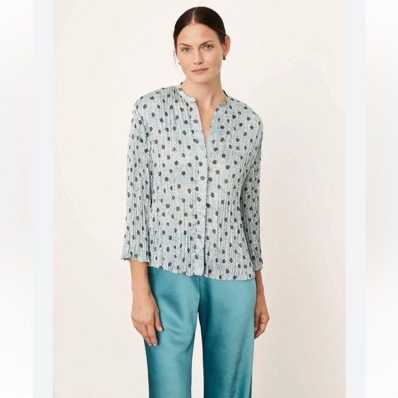 Vince Tops - Vince Pullover Crinkle Floral Blouse blue Xs